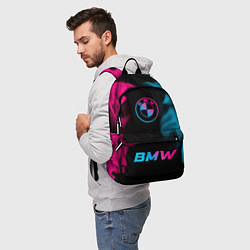 Рюкзак BMW - neon gradient: символ сверху надпись снизу, цвет: 3D-принт — фото 2