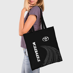 Сумка-шопер Toyota speed на темном фоне со следами шин: надпис, цвет: 3D-принт — фото 2