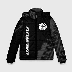 Куртка зимняя для мальчика Daewoo speed на темном фоне со следами шин: надпис, цвет: 3D-черный