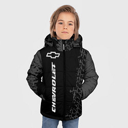 Куртка зимняя для мальчика Chevrolet speed на темном фоне со следами шин: по-, цвет: 3D-черный — фото 2