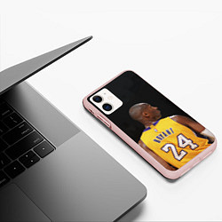 Чехол iPhone 11 матовый Kobe Bryant, цвет: 3D-светло-розовый — фото 2