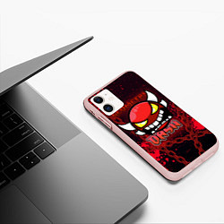 Чехол iPhone 11 матовый Geometry Dash: Red Evil, цвет: 3D-светло-розовый — фото 2