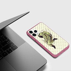 Чехол iPhone 11 Pro матовый Зеленая миссия, цвет: 3D-малиновый — фото 2
