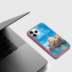 Чехол iPhone 11 Pro матовый Венеция - архитектура, цвет: 3D-малиновый — фото 2