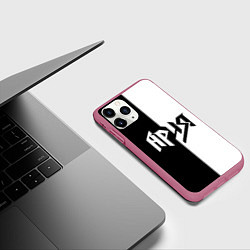 Чехол iPhone 11 Pro матовый Ария Ч/Б, цвет: 3D-малиновый — фото 2