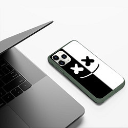 Чехол iPhone 11 Pro матовый Marshmello: Black & White, цвет: 3D-темно-зеленый — фото 2
