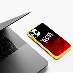 Чехол iPhone 11 Pro матовый My Chemical Romance, цвет: 3D-желтый — фото 2