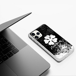 Чехол iPhone 11 Pro матовый ЧЁРНЫЙ КЛЕВЕР, цвет: 3D-белый — фото 2