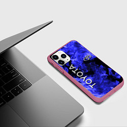 Чехол iPhone 11 Pro матовый TOYOTA, цвет: 3D-малиновый — фото 2