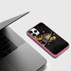 Чехол iPhone 11 Pro матовый Сатурн, луна, спутник и звезды, цвет: 3D-малиновый — фото 2