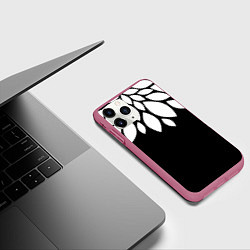 Чехол iPhone 11 Pro матовый Лепестки, цвет: 3D-малиновый — фото 2
