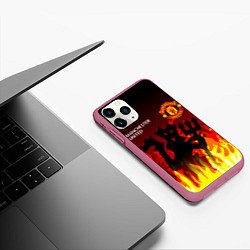 Чехол iPhone 11 Pro матовый MANCHESTER UNITED ДЬЯВОЛ, цвет: 3D-малиновый — фото 2