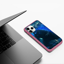 Чехол iPhone 11 Pro матовый ГОДЗИЛЛА В МОРЕ, цвет: 3D-малиновый — фото 2