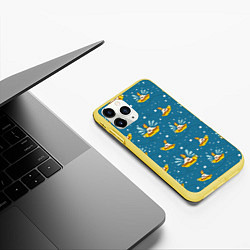 Чехол iPhone 11 Pro матовый Много-много Yellow Submarine The Beatles, цвет: 3D-желтый — фото 2