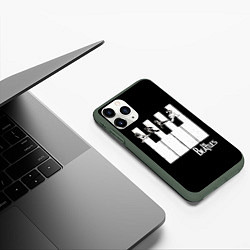 Чехол iPhone 11 Pro матовый THE BEATLES ЗНАМЕНИТАЯ КАРТИНКА, цвет: 3D-темно-зеленый — фото 2
