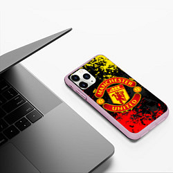 Чехол iPhone 11 Pro матовый MANCHESTER UNITED, БРЫЗГИ КРАСОК, цвет: 3D-розовый — фото 2