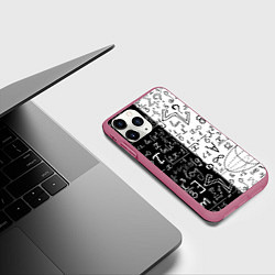 Чехол iPhone 11 Pro матовый ЧЁРНО БЕЛЫЕ ФОРМУЛЫ ФИЗИКА МАТЕМАТИКА, цвет: 3D-малиновый — фото 2