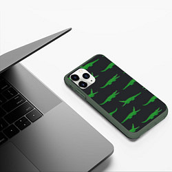 Чехол iPhone 11 Pro матовый Крокодилы паттерн, цвет: 3D-темно-зеленый — фото 2