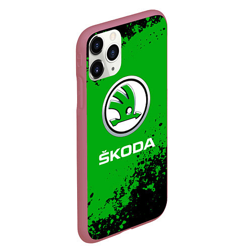 Чехол iPhone 11 Pro матовый Skoda следы от шин / 3D-Малиновый – фото 2
