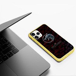 Чехол iPhone 11 Pro матовый The Witcher Игра классная, цвет: 3D-желтый — фото 2