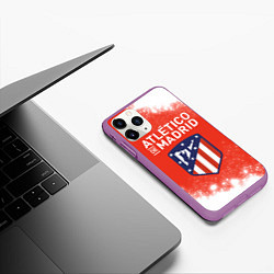 Чехол iPhone 11 Pro матовый ATLETICO MADRID Брызги, цвет: 3D-фиолетовый — фото 2