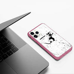 Чехол iPhone 11 Pro матовый Banksy крыса в очках, цвет: 3D-малиновый — фото 2