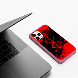 Чехол iPhone 11 Pro матовый КЛЕЙМО ЖЕРТВЫ - BERSERKБЕРСЕРК, цвет: 3D-малиновый — фото 2