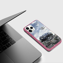 Чехол iPhone 11 Pro матовый Toyota Land Cruiser Prado на скальных камнях Mount, цвет: 3D-малиновый — фото 2