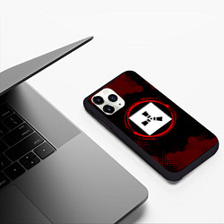 Чехол iPhone 11 Pro матовый Символ Rust и краска вокруг на темном фоне, цвет: 3D-черный — фото 2