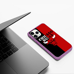 Чехол iPhone 11 Pro матовый Чикаго Буллз black & red, цвет: 3D-фиолетовый — фото 2