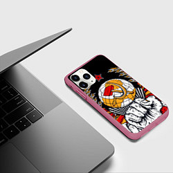 Чехол iPhone 11 Pro матовый Герб СССР на черном фоне, цвет: 3D-малиновый — фото 2