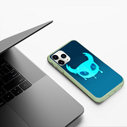 Чехол iPhone 11 Pro матовый Hollow Knight подтеки, цвет: 3D-салатовый — фото 2