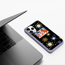 Чехол iPhone 11 Pro матовый Новый год мишка и зайчик играют в хоккей, цвет: 3D-светло-сиреневый — фото 2