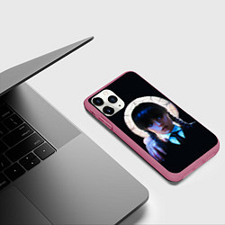 Чехол iPhone 11 Pro матовый Уэнсдэй с рукой во мраке, цвет: 3D-малиновый — фото 2