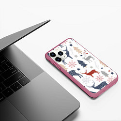 Чехол iPhone 11 Pro матовый Олени в новогоднем лесу, цвет: 3D-малиновый — фото 2