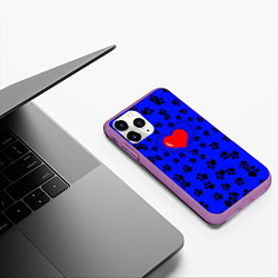 Чехол iPhone 11 Pro матовый Сердце и следы пушистых, цвет: 3D-фиолетовый — фото 2
