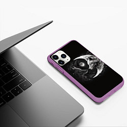 Чехол iPhone 11 Pro матовый Волки инь-янь луна, цвет: 3D-фиолетовый — фото 2