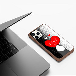 Чехол iPhone 11 Pro матовый Котик держит сердечко, цвет: 3D-коричневый — фото 2