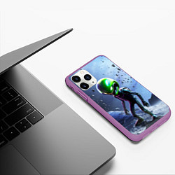 Чехол iPhone 11 Pro матовый Alien during a space storm, цвет: 3D-фиолетовый — фото 2