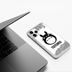 Чехол iPhone 11 Pro матовый Totoro glitch на светлом фоне, цвет: 3D-белый — фото 2