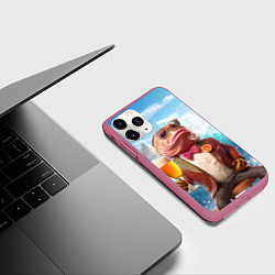 Чехол iPhone 11 Pro матовый Мистер карп с пивом, цвет: 3D-малиновый — фото 2