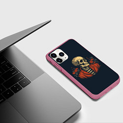 Чехол iPhone 11 Pro матовый Череп с розами в тельняшке, цвет: 3D-малиновый — фото 2
