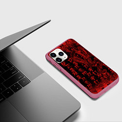 Чехол iPhone 11 Pro матовый Дракон и катана - иероглифы, цвет: 3D-малиновый — фото 2