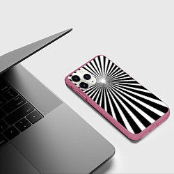 Чехол iPhone 11 Pro матовый Черно-белая полосатая иллюзия, цвет: 3D-малиновый — фото 2