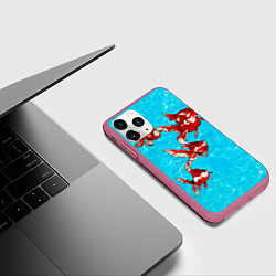 Чехол iPhone 11 Pro матовый Красная рыбки, цвет: 3D-малиновый — фото 2