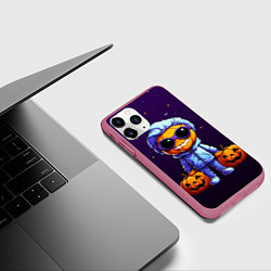 Чехол iPhone 11 Pro матовый Happy pumpkin, цвет: 3D-малиновый — фото 2