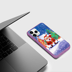 Чехол iPhone 11 Pro матовый Дед Мороз с мешком и елкой, цвет: 3D-фиолетовый — фото 2