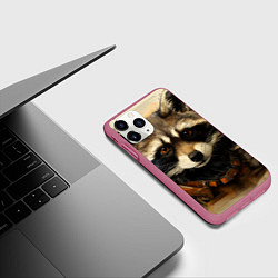 Чехол iPhone 11 Pro матовый Енот в стиле диаграмм Давинчи, цвет: 3D-малиновый — фото 2