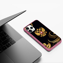 Чехол iPhone 11 Pro матовый Золотой герб России и объемные листья, цвет: 3D-малиновый — фото 2
