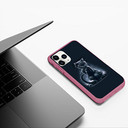 Чехол iPhone 11 Pro матовый Sweet cat - cyberpunk, цвет: 3D-малиновый — фото 2